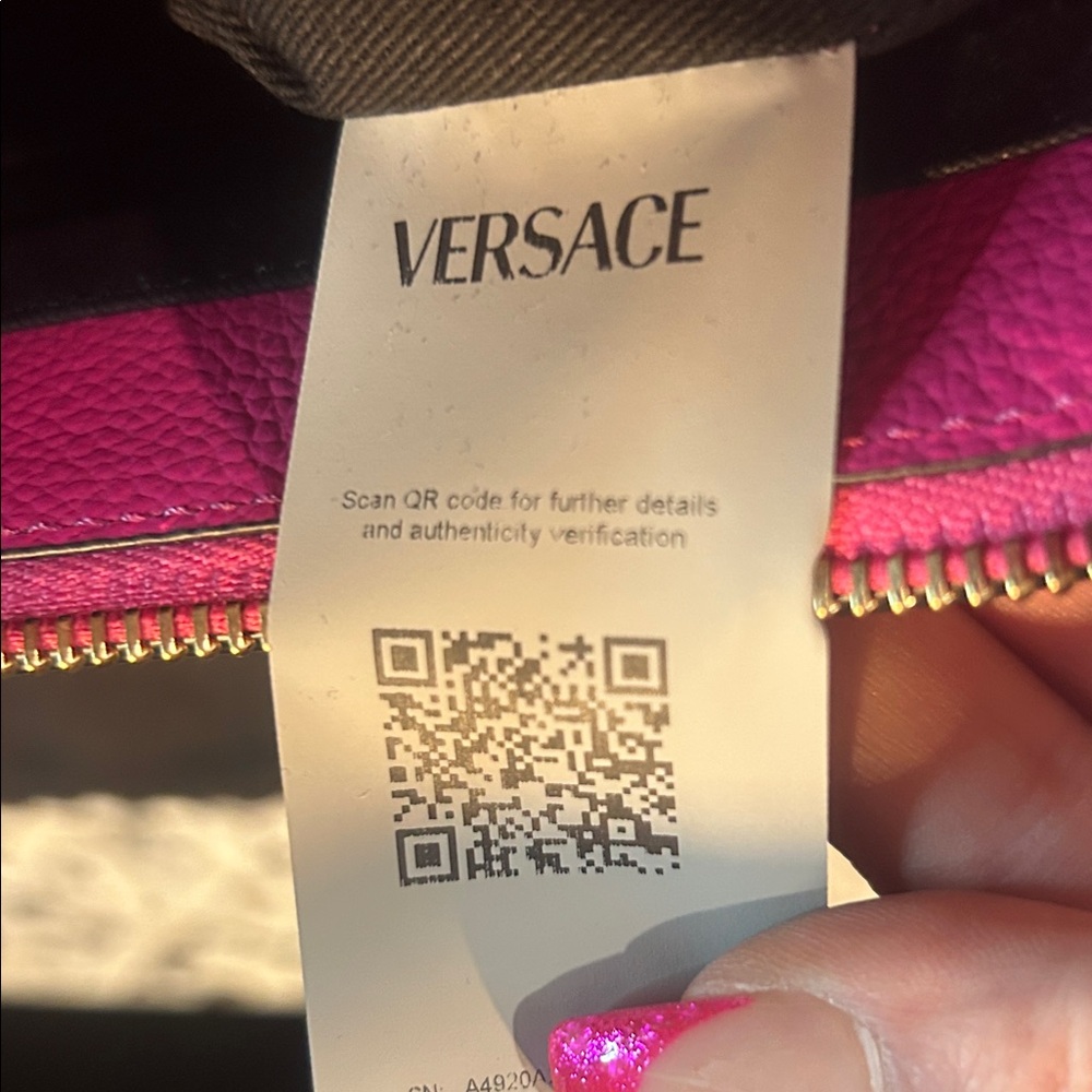 Versace Virtus Hot Pink Leather V-Emblem Shoulder Bag NWT with dust bag - Picture 5 of 10